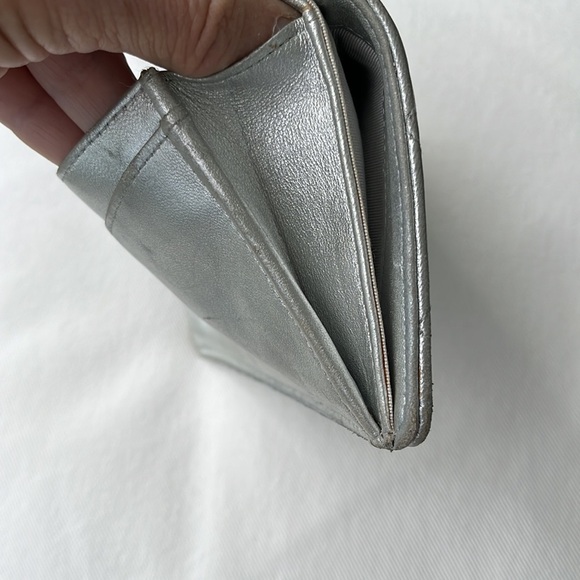 Chanel Silver leather wallet - Picture 10 of 13